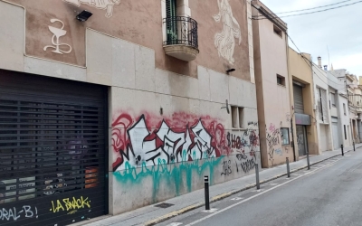 Façanes amb grafitis | Imatge cedida
